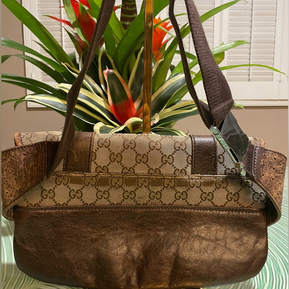 Authentic - Vintage GUCCI leather and canvas bum/sling bag - Picture 3 of 16